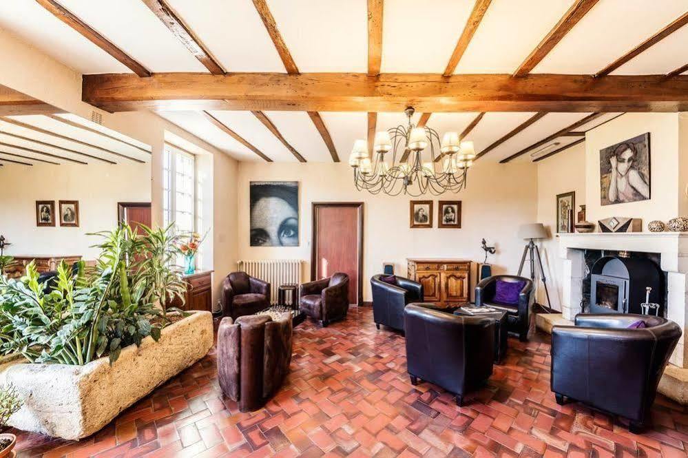 Logis Domaine Du Prieure Hotel Tonnay-Boutonne Exterior photo